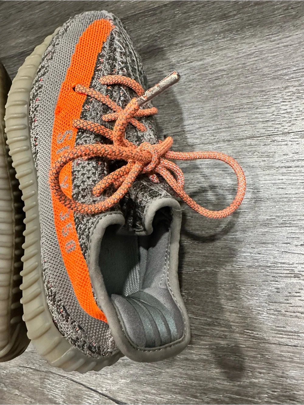 Yeezy Boost 350 V2 Gray with Orange Stripe Athletic Shoes Boys Size 5